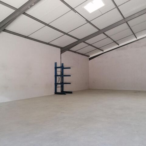   Lattes - Location Local d'activité - Entrepôt de 480m2 récent avec parking privé et sécurisé, proche autoroute. 