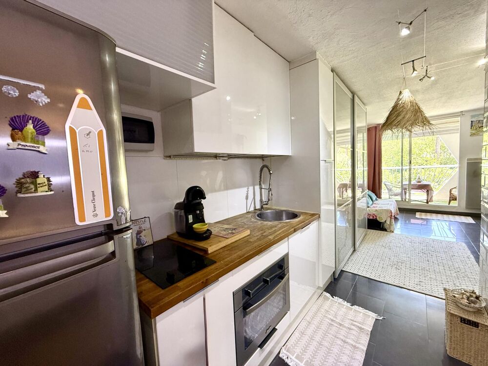 STUDIO + PARKING avec LOGGIA EST