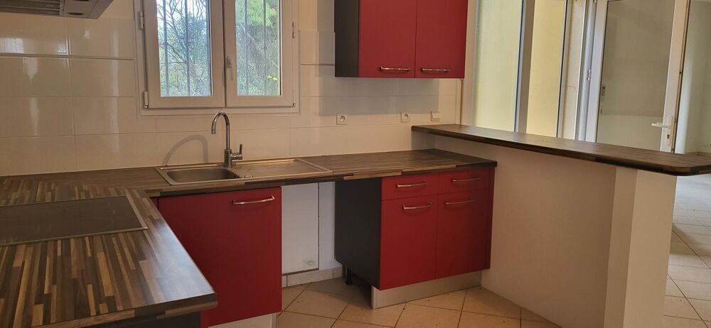 Location Appartement MAUGUIO / VAUGUIERES  : Grand T3 avec terrasse et parkings. Mauguio