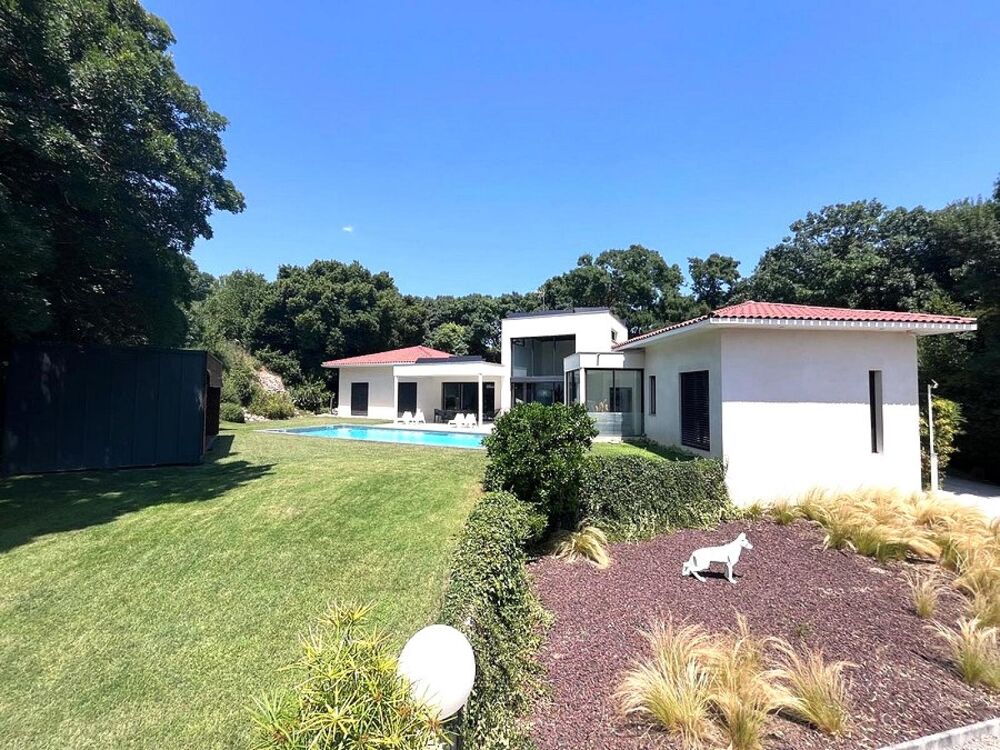 Villa d'architecte F6 de 200 m² sur 2000 m² sur les hauteurs de SOMMIERES (30250)