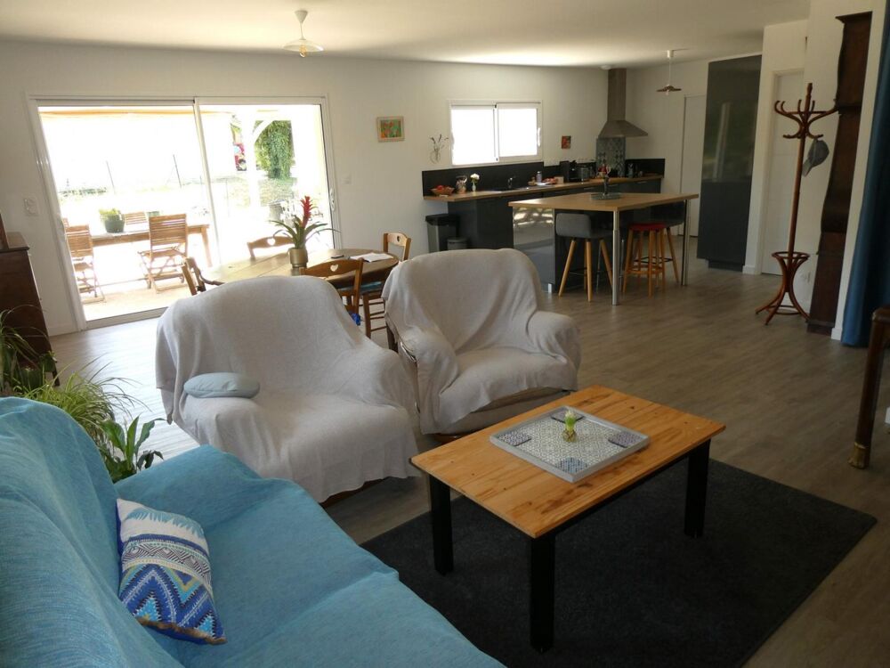 Vente Maison A vendre SAINT-MICHEL-LOUBÉJOU 46130 villa de plain-pied 4 pièces 3 chambres avec garage, carport et grand terrain. Saint-michel-loubejou