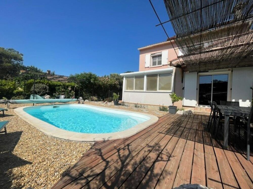 Saint-Privat-des-Vieux villa T5 avec piscine