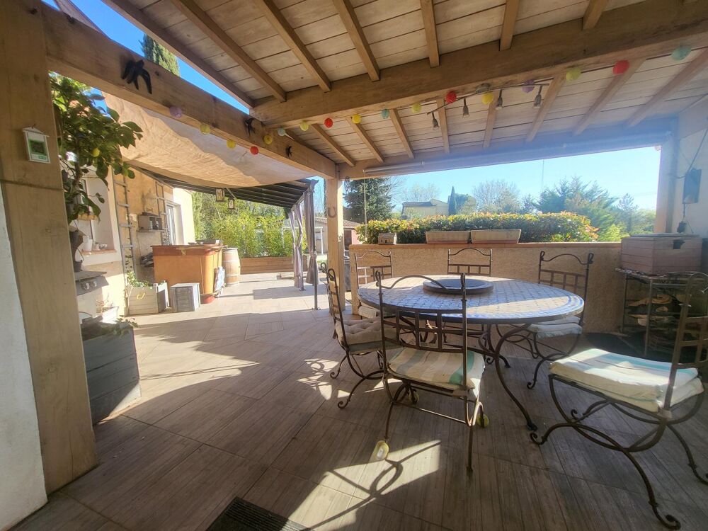Bédarieux, vente villa 120 m², 4 ch, sous-sol 110 m², annexes, piscine, sur plus de 1800 m² de terrain au calme