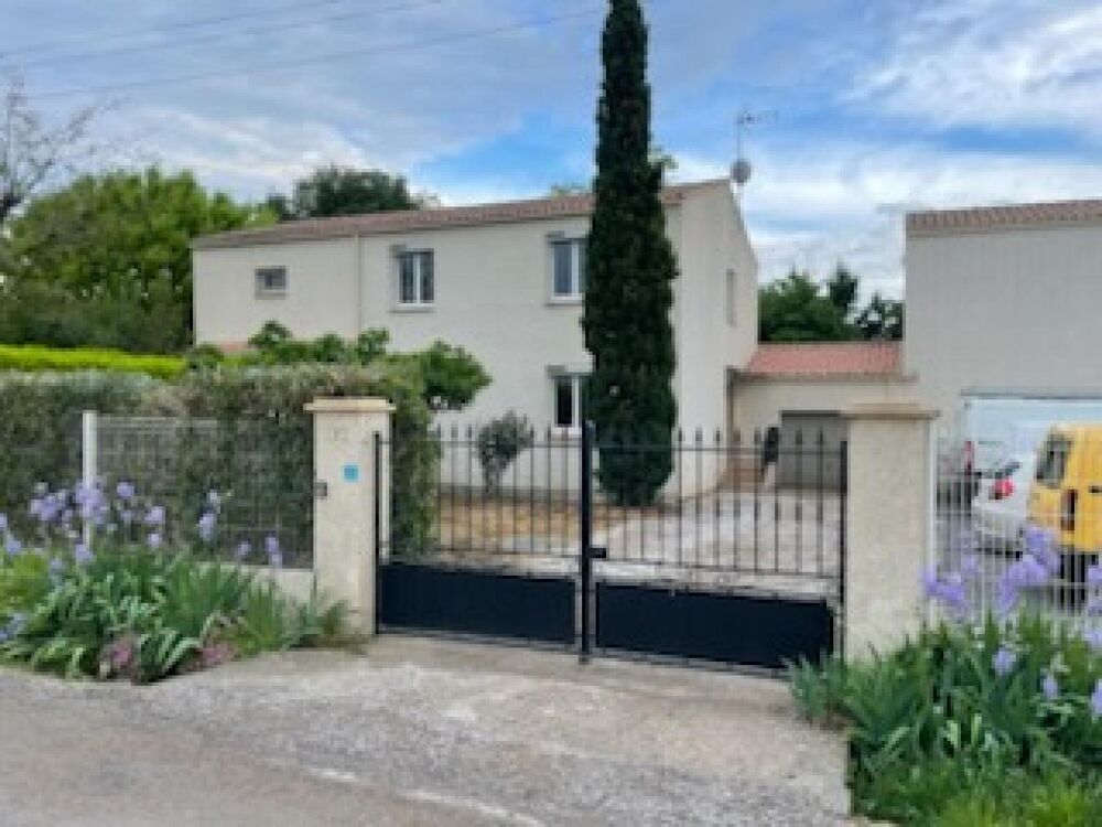 Ensemble immobilier de 2 habitations de 100m2 chacune sur 913 m2 de terrain plat