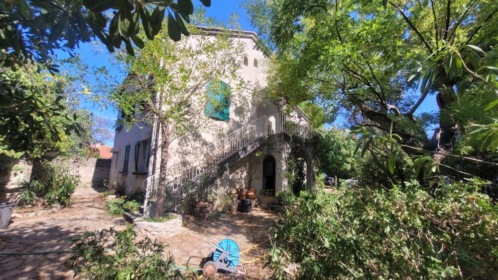 Vente Maison Montpellier Aiguelongue Rare Maison 4 faces de 200m² / 816 m² de terrain avec  3 logements indépendants. Montpellier