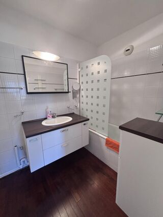  Appartement à louer 3 pièces 69 m²