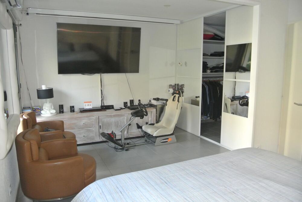 MONTPELLIER ouest ovalie stade de rugby APPARTEMENT duplex traversant en entresol
