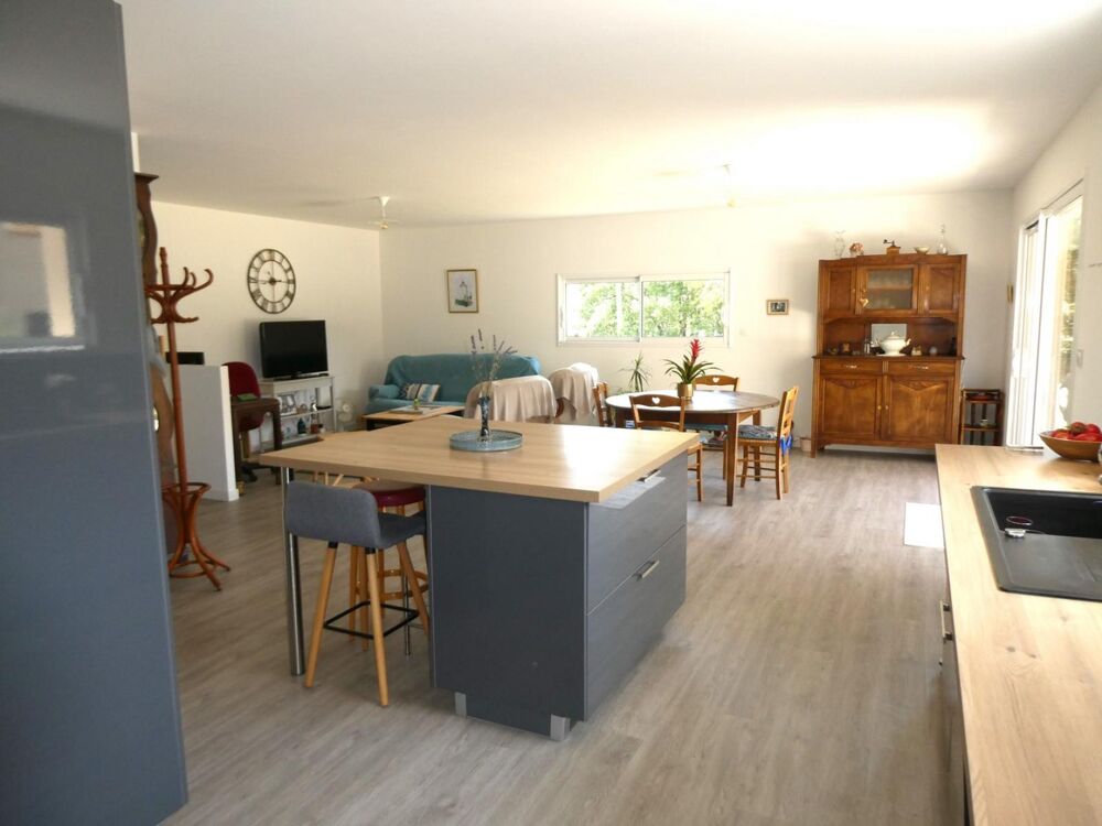 Vente Maison A vendre SAINT-MICHEL-LOUBÉJOU 46130 villa de plain-pied 4 pièces 3 chambres avec garage, carport et grand terrain. Saint-michel-loubejou