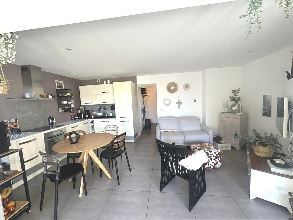 Vente Appartement La grande Motte : Beau T2 rénové par un architecte,   quartier prisé à pieds des commerces et des plages La grande-motte
