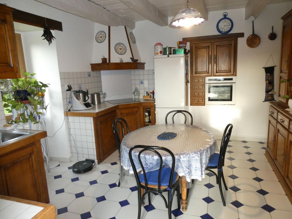 Bien plus quune maison, un nouveau projet de vie ! A vendre Secteur LACAPELLE-MARIVAL 46120 maison, piscine et dépendance.