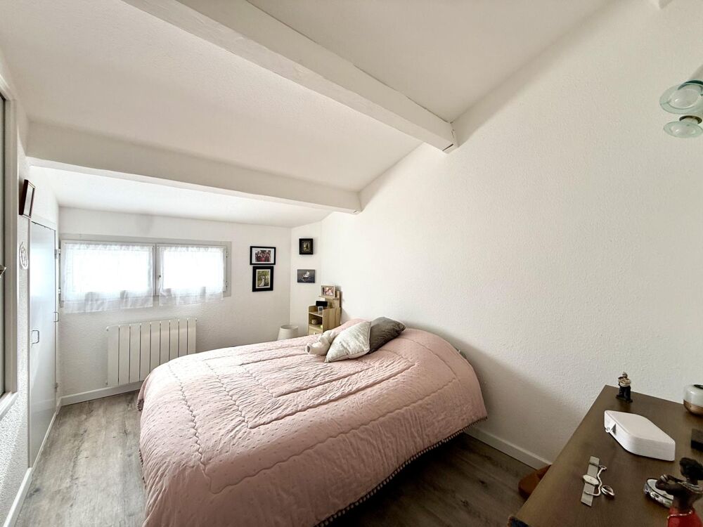 MAISON T3- TRAVERSANTE -PORT CAMARGUE- GARAGE + PARKING + JARDIN + TERRASSE