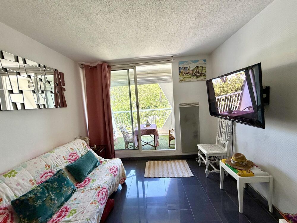 STUDIO + PARKING avec LOGGIA EST