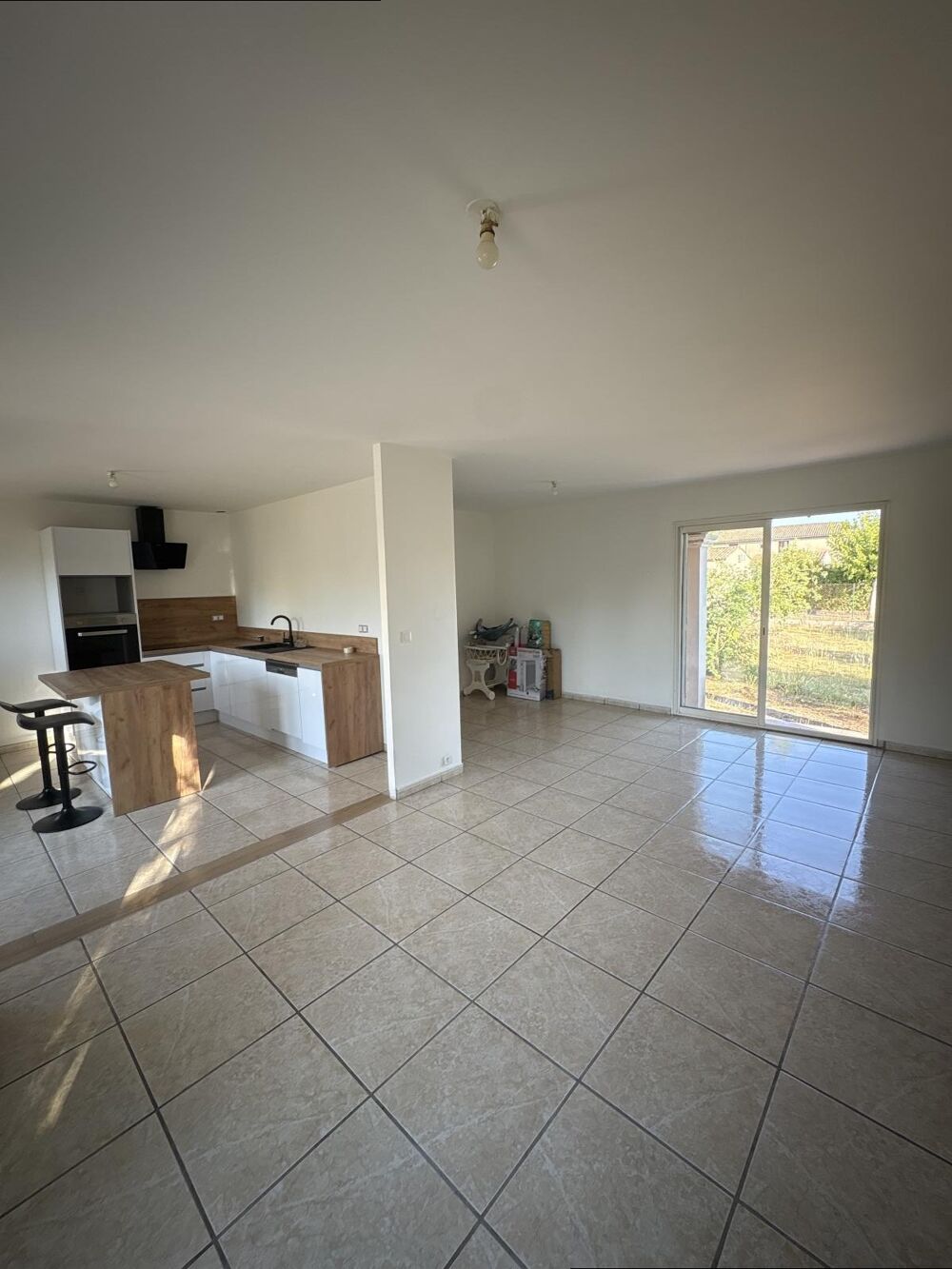 Location Maison Saint Christol Lez Alès - Maison T4 -  récente - proposée en location meublée avec jardin 1000m2 clos Saint-christol-lez-ales
