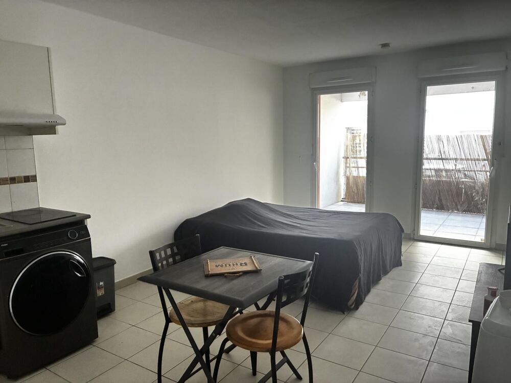 Studio avec extérieur + place de parking