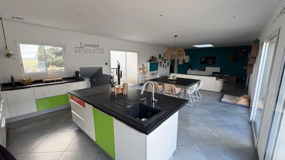 Vente Maison VILLA P6 -TERRASSE - PISCINE- DOUBLE GARAGE- ENTRE NIMES ET UZES Dions
