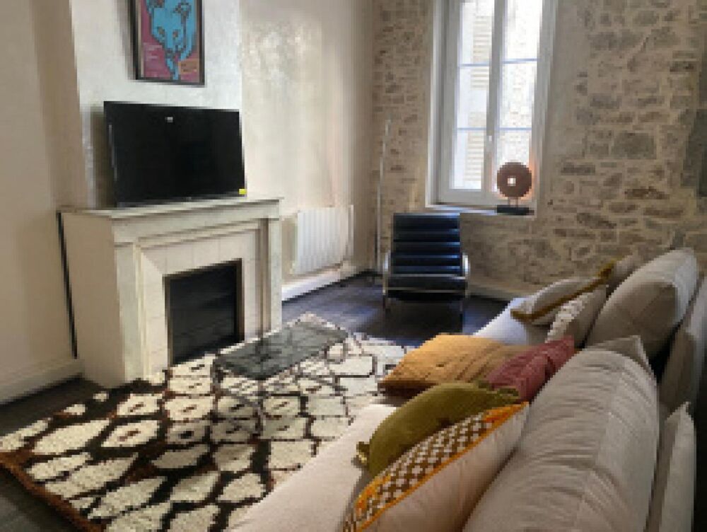 APPARTEMENT P2 MEUBLE - PLACE D'ASSAS NIMES CENTRE