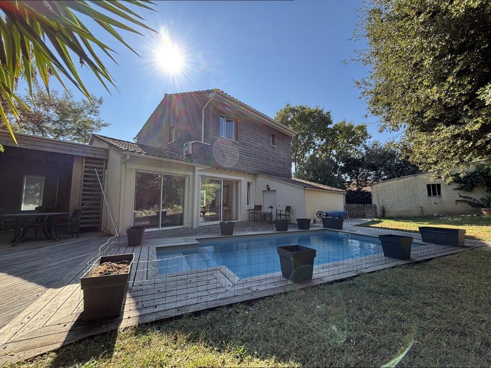 Vente Maison Saint-Jean-de-Védas – Maison familiale  T5 rénovée de  145 m² habitables + véranda de 24 m² + piscine sur 680 m² de terrain. Saint-jean-de-vedas
