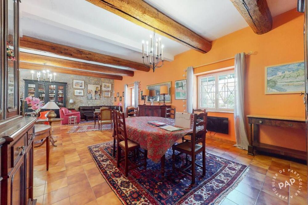 Vente Maison Maison de centre ville avec jardin et dépendance sur double niveau ( R+1) avec piscine, parcelle globale d'environ 1200 mètres d Serignan