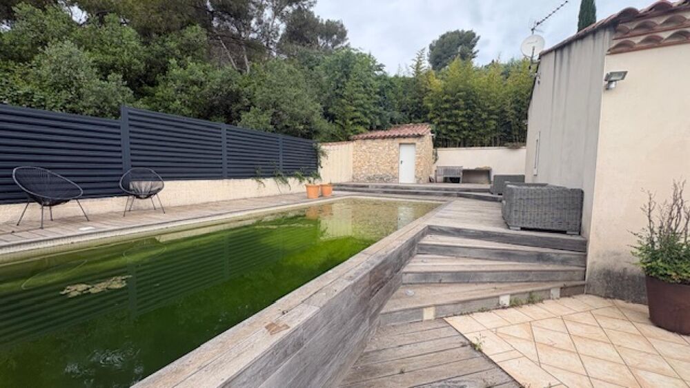 Villa P5 avec piscine sur 1850 m2 - BELLEGARDE