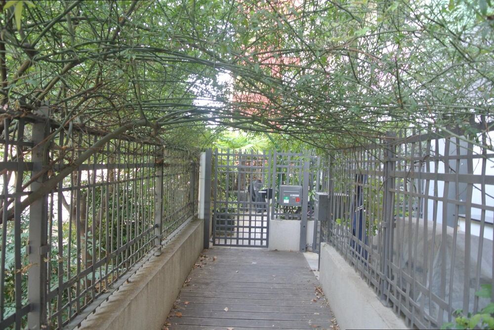 MONTPELLIER ouest ovalie stade de rugby APPARTEMENT duplex traversant en entresol