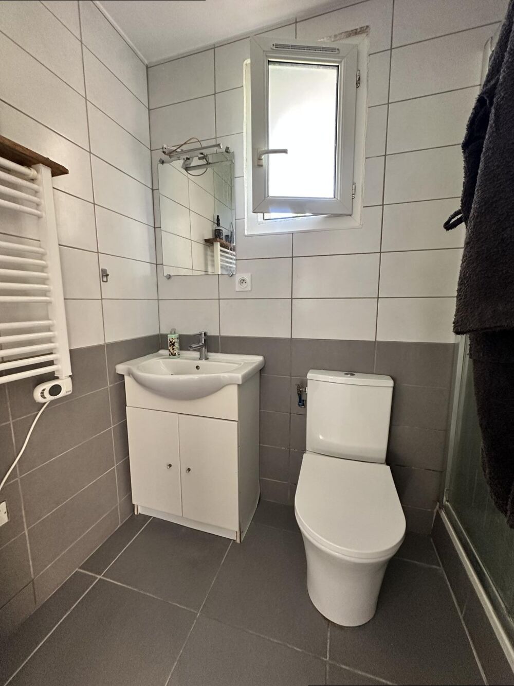Valergues : Exclusivité : Studio avec places de parking privatives et extérieur