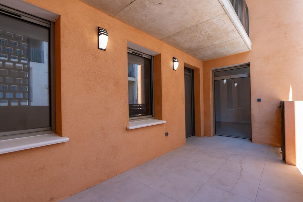 Vente Maison MAISON DE VILLE NIMES - GARAGE- BALCON 349000 E Nimes