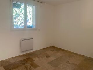  Appartement à louer 4 pièces 92 m²