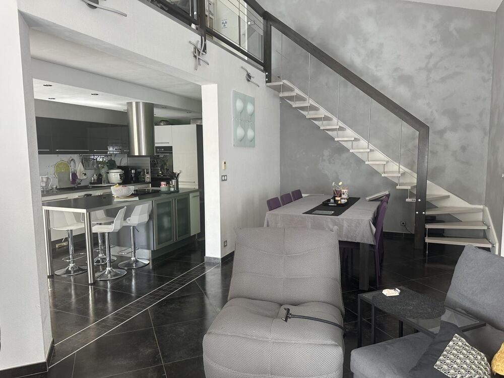 Vente Maison La Grande Motte  Secteur Grand Travers : Villa T6 non mitoyenne avec jardin et piscine La grande-motte