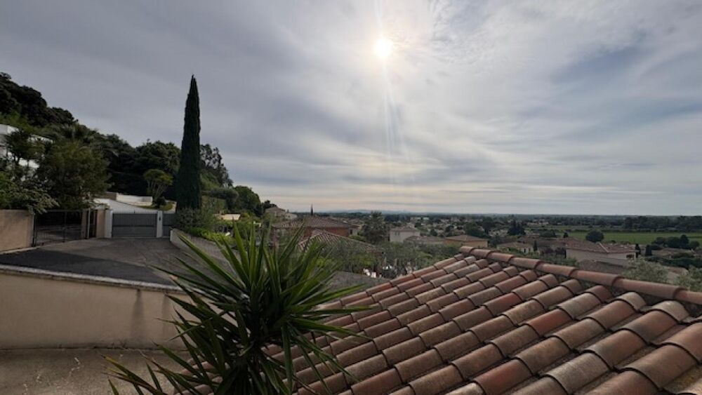 Villa P5 avec piscine sur 1850 m2 - BELLEGARDE