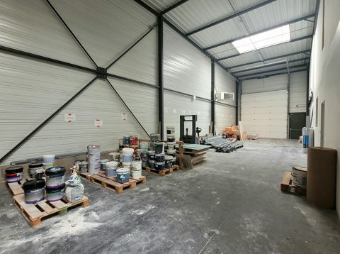 Local d'activit&eacute; et bureaux 400 m&sup2; avec parking SAINT-QUENTIN-FALLAVIER 529000 400 m²$$529 000 &euro;