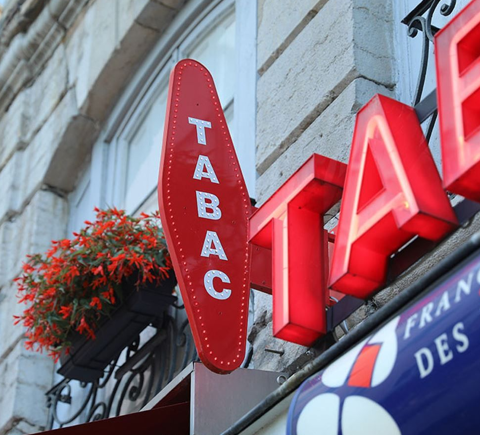 Tabac Presse Loto Centre Ville - Au cœur du Beaujolais Rh&ocirc;ne Nord 440000 15 m²$$440 000 &euro; 
