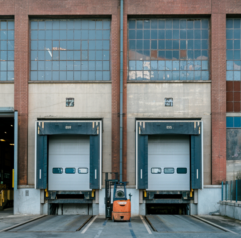 Entrep&ocirc;t 960 m&sup2; avec bureaux climatis&eacute;s � Acc&egrave;s rapide A7 CHANAS 4400 960 m�$$4 400 &euro;