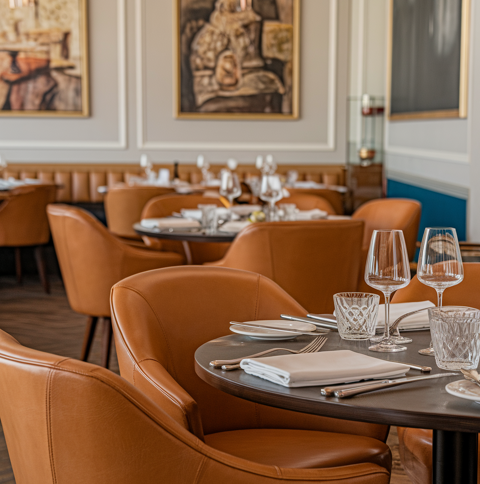 Restaurant proximit&eacute; imm&eacute;diate plage - 35 528000 200 m�$$528 000 &euro;