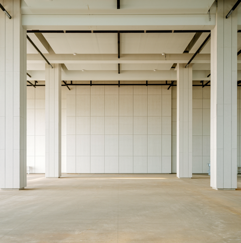 Location d'un bâtiment commercial dans l'Yonne. 1330 293 m$$1 330 € 