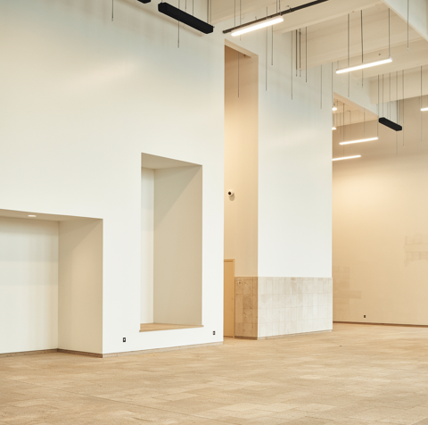 Exclu  Cellule commerciale 550 m²  Périphérie de TROYES  Excellente visibilité 5375 550 m$$5 375 € 