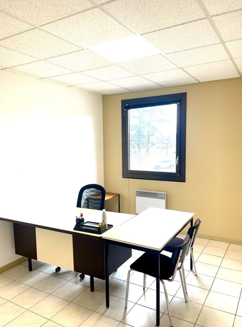 Bureaux de 116 m² idéalement situés sur axe passant à DAVEZIEUX. 1250 117 m$$1 250 € 