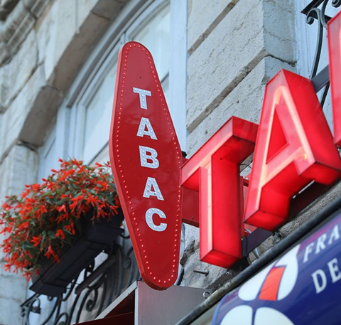 Nancy - Opportunit&eacute; rare : Commerce de buraliste id&eacute;alement situ&eacute; 385000 45 m�$$385 000 &euro;