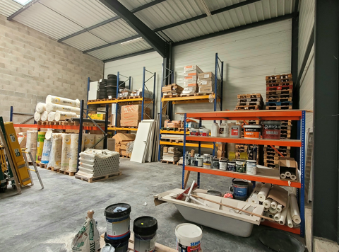   Local d'activité et bureaux 400 m² avec parking SAINT-QUENTIN-FALLAVIER 