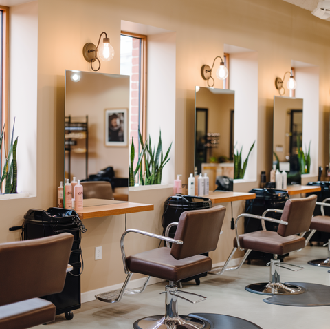 Salon de coiffure dans une grande ville de l'Yonne ( 89 ) 61000 98 m�$$61 000 &euro;