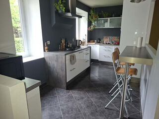 Vente Appartement Appartement T4 au 1er étage d'une petite copropriété proche du centre de Lamure/Azergues Lamure sur azergues