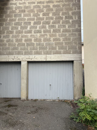  Parking / Garage à louer 14 m²