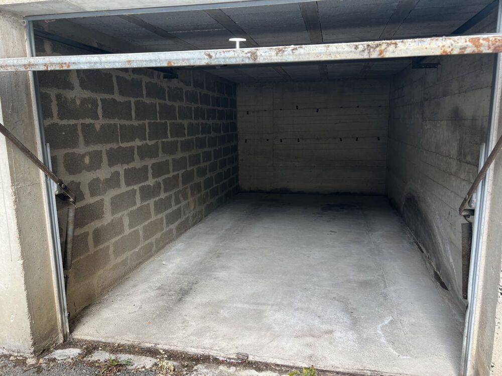 Location Parking/Garage AMPLEPUIS Amplepuis