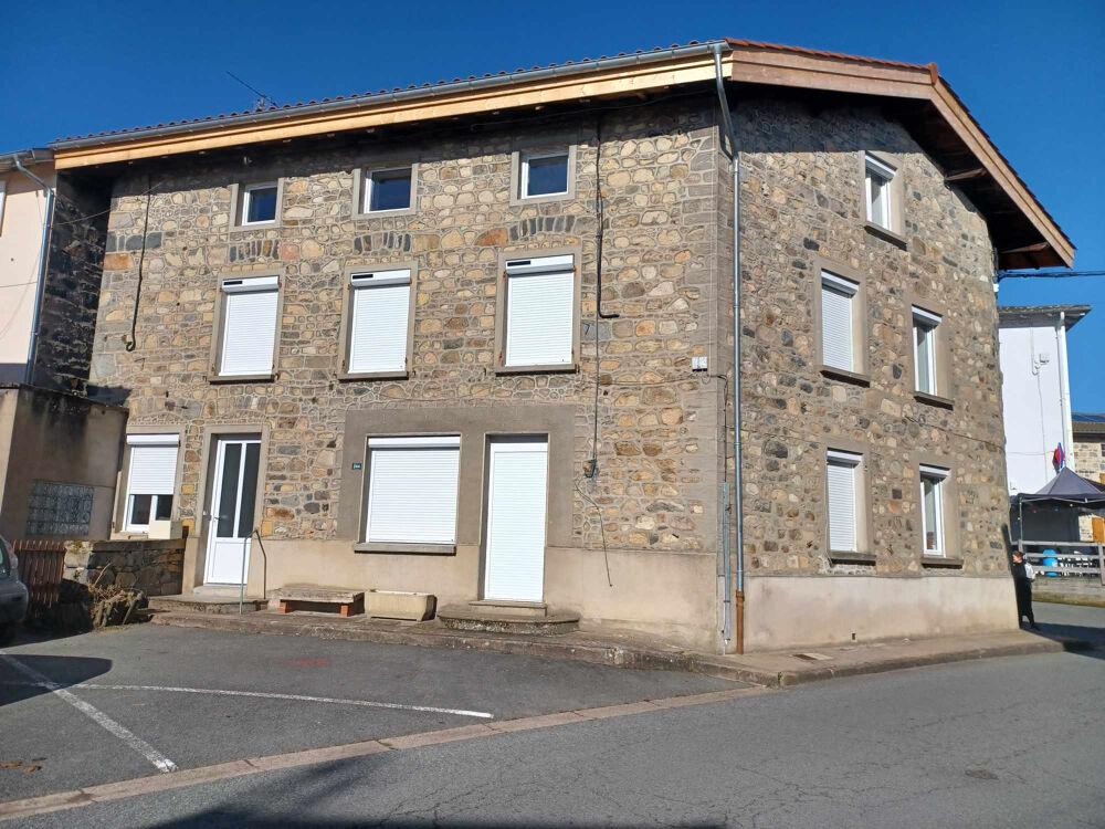 Location Duplex/Triplex Au coeur de Poule les Echarmeaux, triplex entièrement restauré Poule les echarmeaux