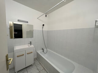  Appartement à louer 4 pièces 86 m²