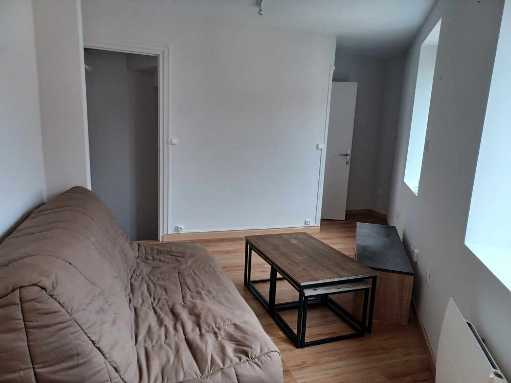 Location Duplex/Triplex Au coeur de Poule les Echarmeaux, triplex entièrement restauré Poule les echarmeaux