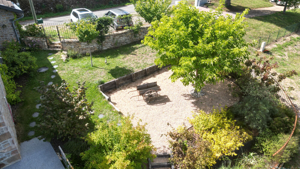 Vente Maison Maison de caractère sur les hauteurs de St Nizier d'Azergues sur + de 3000m2 de terrain. St nizier d azergues