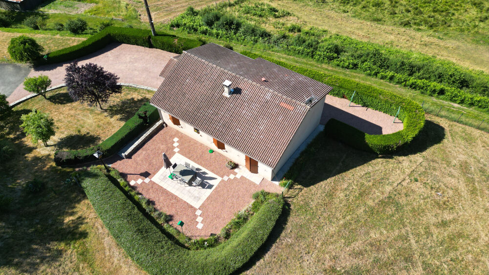 Vente Maison Site bucolique pour cette villa de 1992 Poule les echarmeaux