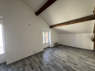  Appartement à louer 4 pièces 79 m²