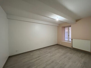  Appartement à louer 4 pièces 86 m²