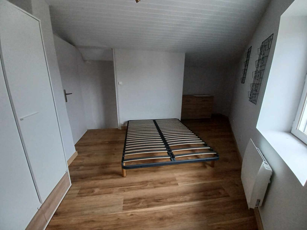 Location Duplex/Triplex Au coeur de Poule les Echarmeaux, triplex entièrement restauré Poule les echarmeaux